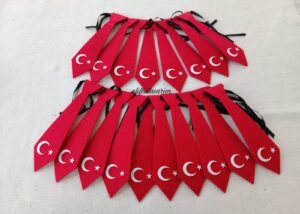 KEÇEDEN AY YILDIZLI KRAVAT SİYAH